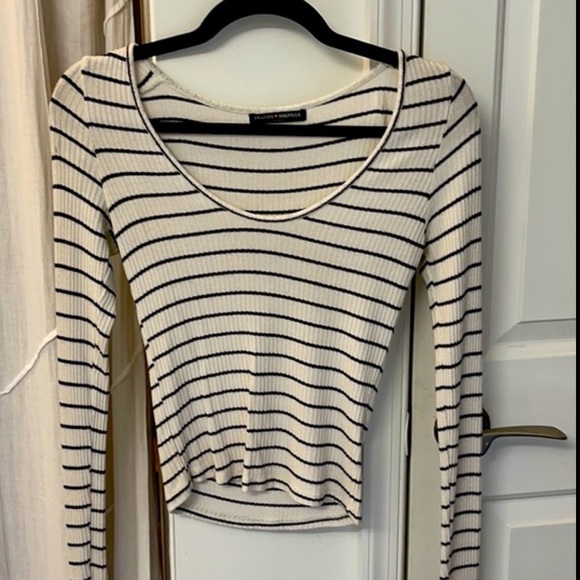 Brandy Melville Long Sleeve Top - Picture 1 of 2